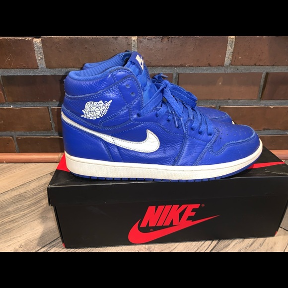 Jordan 1 retro high hyper royal